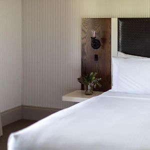 Heritage King Room